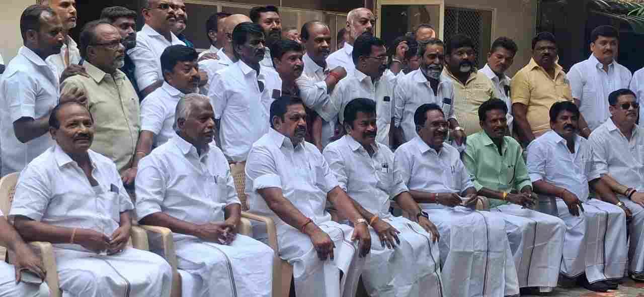 அதிமுகவில் இணைந்தார் அழகிரியின் தீவிர ஆதரவாளர் மன்னன் 