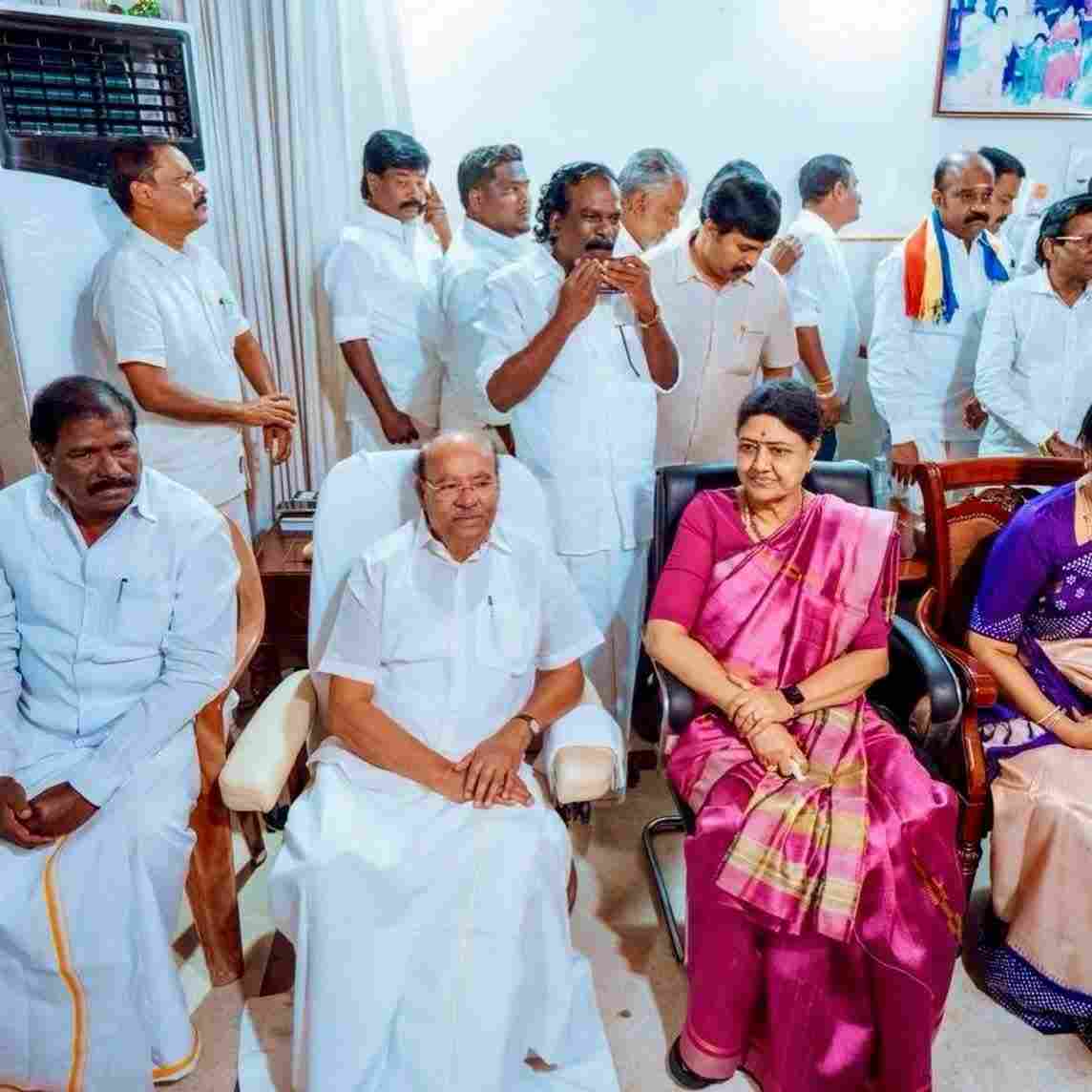 டாக்டர் ராமதாஸ், சசிகலா  கூட்டணி கையெழுத்தானது