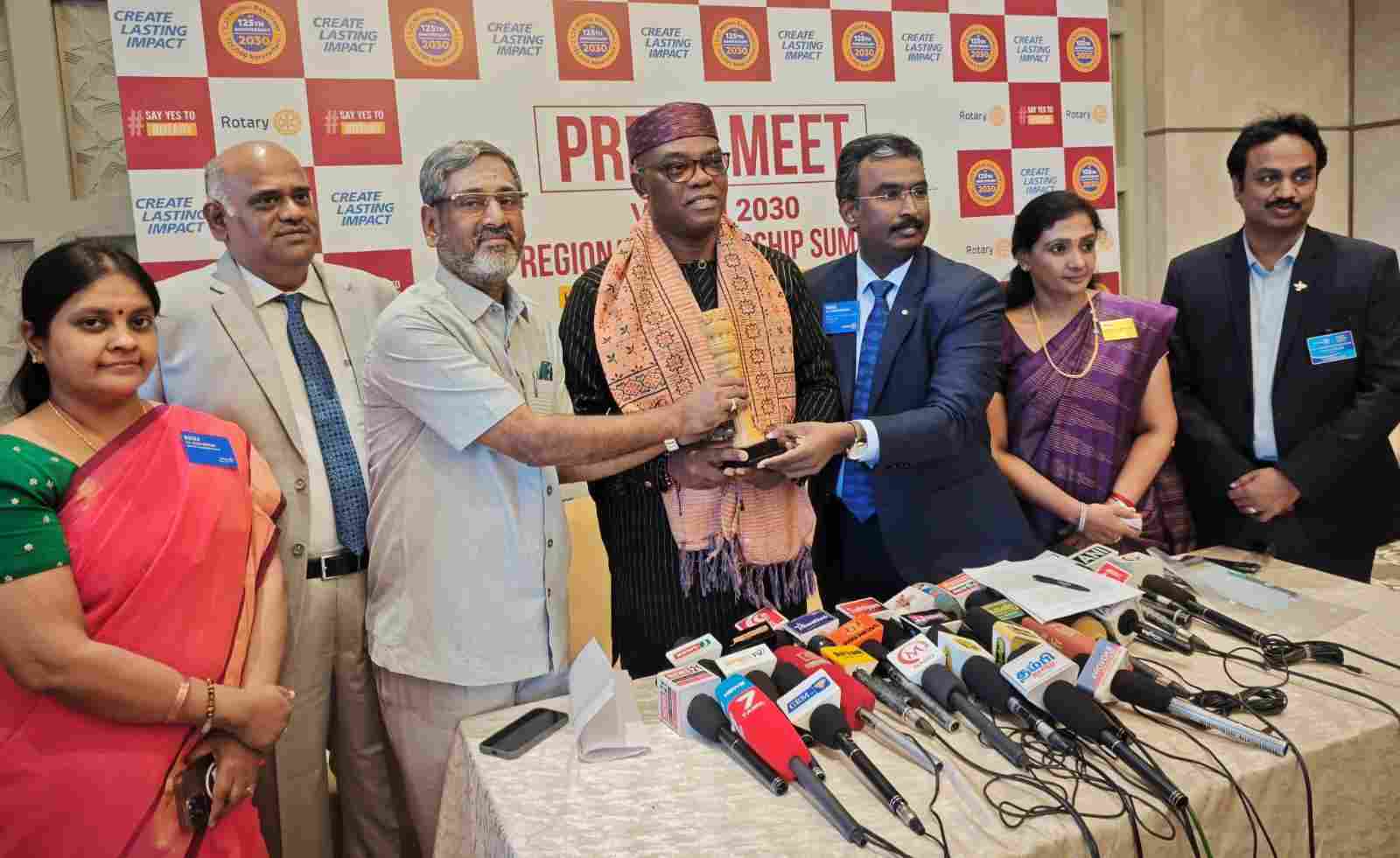 வளர்ச்சிதிட்ட பணிகளுக்காக 500 மில்லியன் டாலர் ஒதுக்கீடு