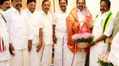 அ.தி.மு.க.வுக்கு ஸ்ரீதர் வாண்டையார் திடீர்ஆதரவு 