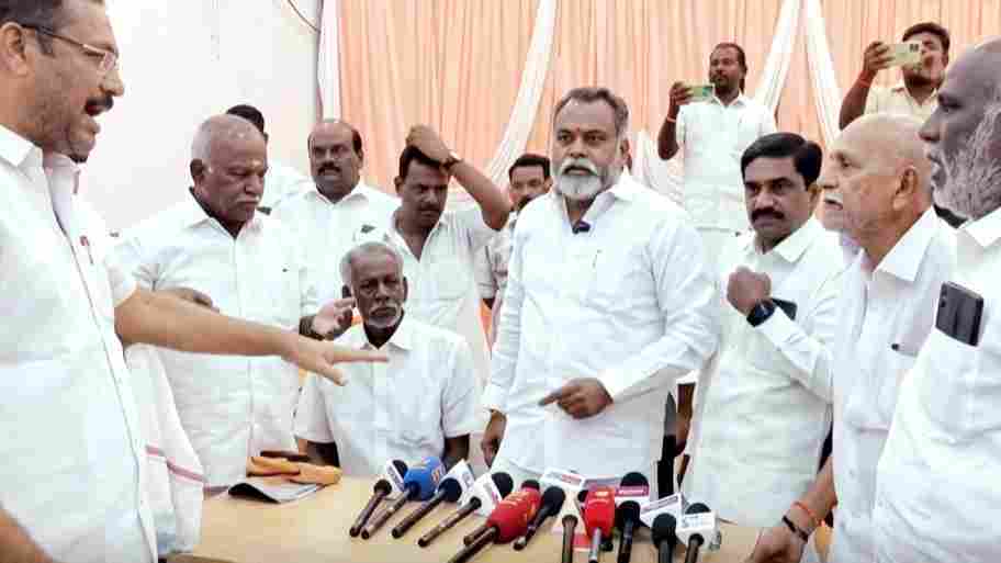 சொந்த கட்சி வேட்பாளரை மனு தாக்கல் செய்ய விடாமல் தடுத்த காங்கிரஸ் கட்சியினர்: