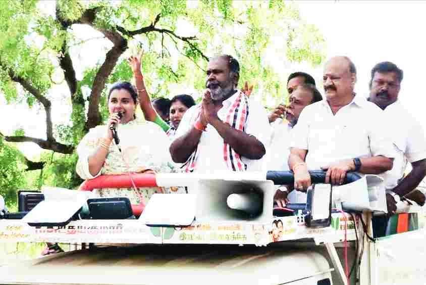 குடும்பத்தை விட தொகுதி மக்களை அதிகம் நேசிப்பவர் என் தந்தை