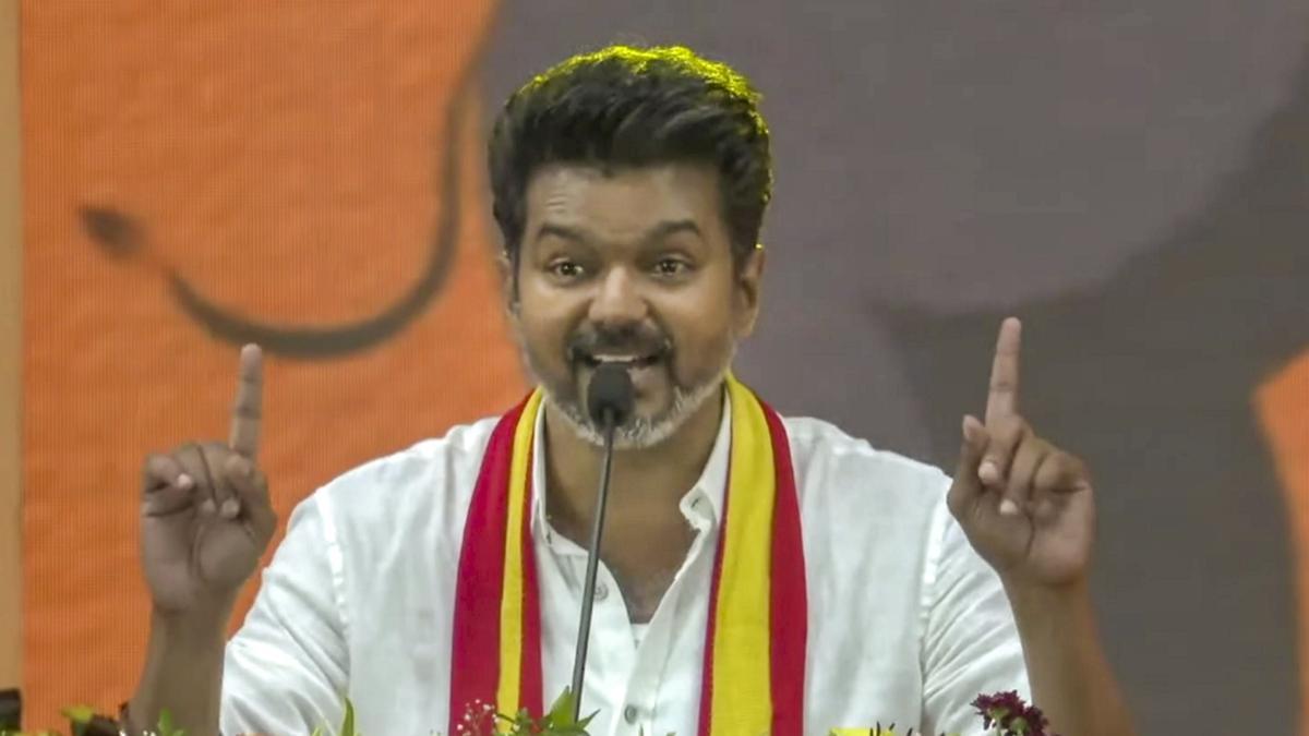 மக்களின் துயரத்திற்கு திமுக அரசு தான் காரணம்: விஜய் குற்றச்சாட்டு