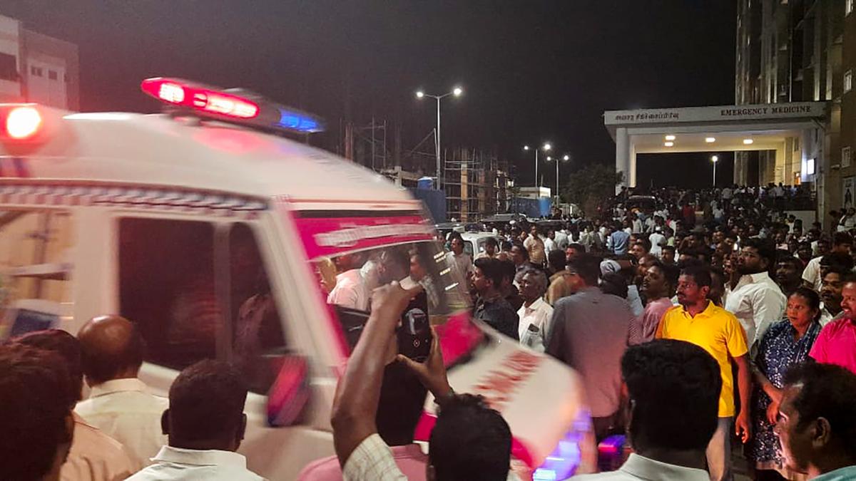 டெல்லி சிபிஐ அலுவலகத்தில் தவெக நிர்வாகிகள் ஆஜர்