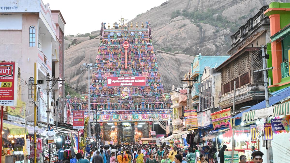 திருப்பரங்குன்றம் மலை உச்சியில் தீபம் ஏற்றலாமா?- நீதிமன்றம் நாளை தீர்ப்பு