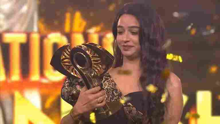 பிக் பாஸிற்கு போக வேண்டாம் என பேமிலி தடுத்தது:  டைட்டில் வின்னர் திவ்யா கணேஷ் பேட்டி!